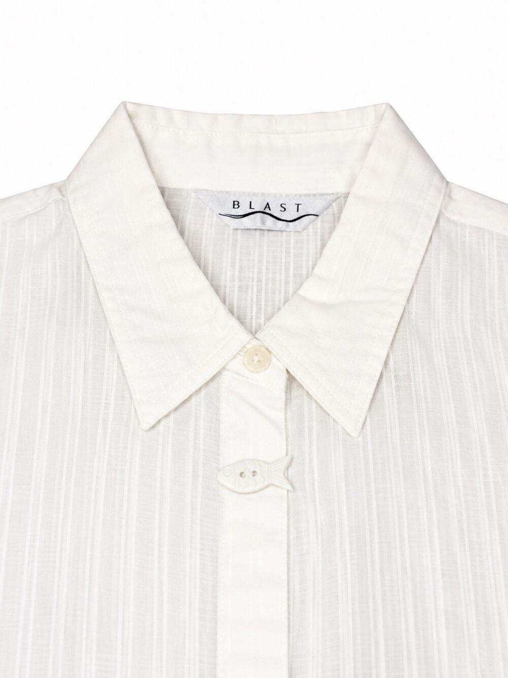 BLAST Women’s Medium White Textured Button Up Shirt Fish Button Long Sleeve